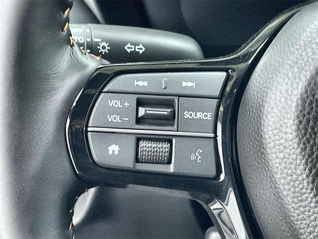 Photo of 2025 Platinum White Pearl Honda HR-V