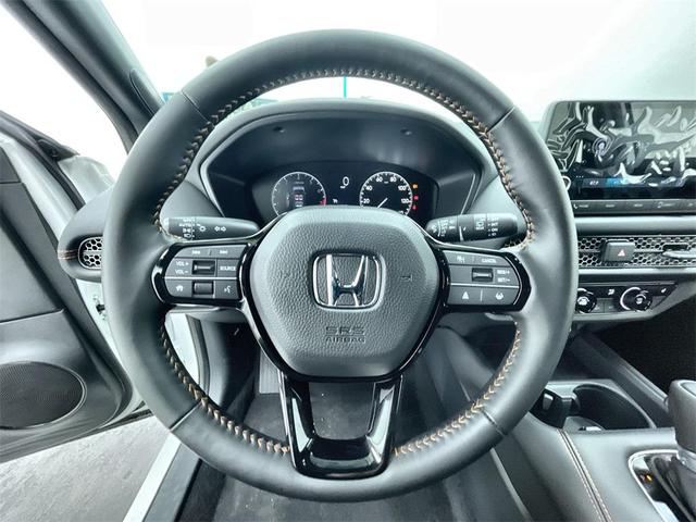Photo of 2025 Platinum White Pearl Honda HR-V