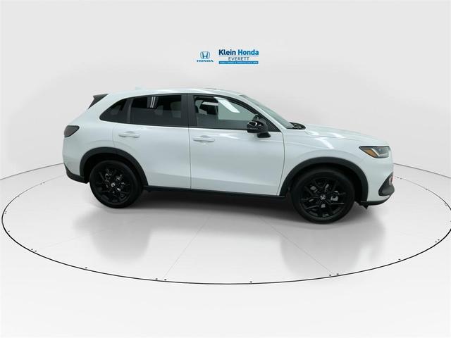 Photo of 2025 Platinum White Pearl Honda HR-V
