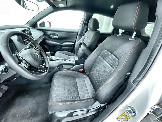 Photo of 2025 Platinum White Pearl Honda HR-V