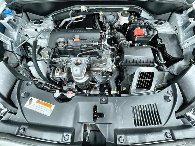 Photo of 2025 Platinum White Pearl Honda HR-V