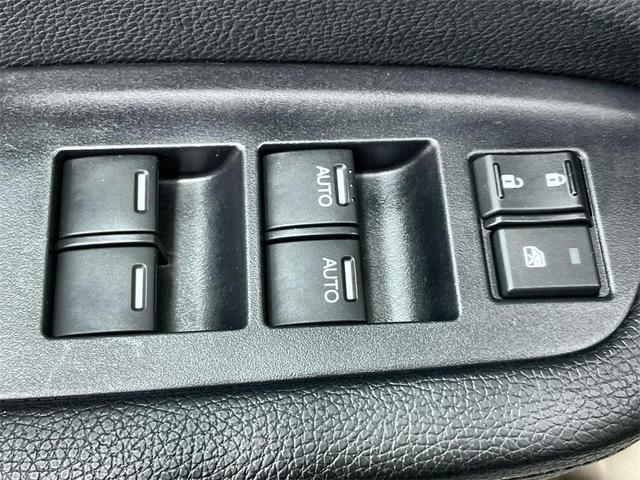 Photo of 2016 White Honda Pilot