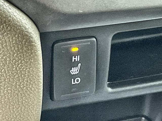 Photo of 2016 White Honda Pilot
