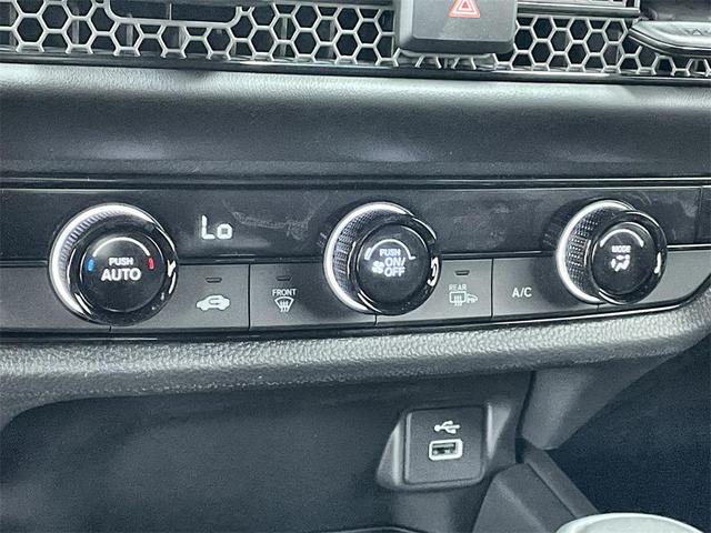 Photo of 2025 Milano Red Honda HR-V