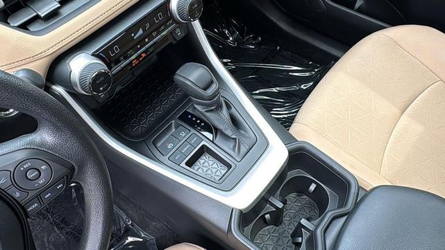 Photo of 2024 Ice Cap Toyota RAV4