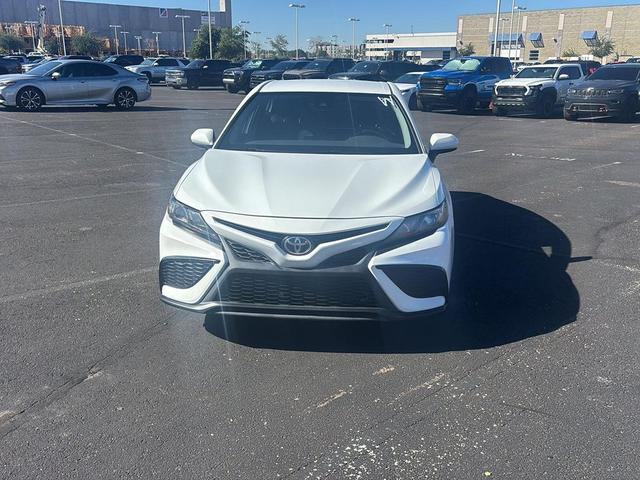 Photo of 2021 Super White Toyota Camry