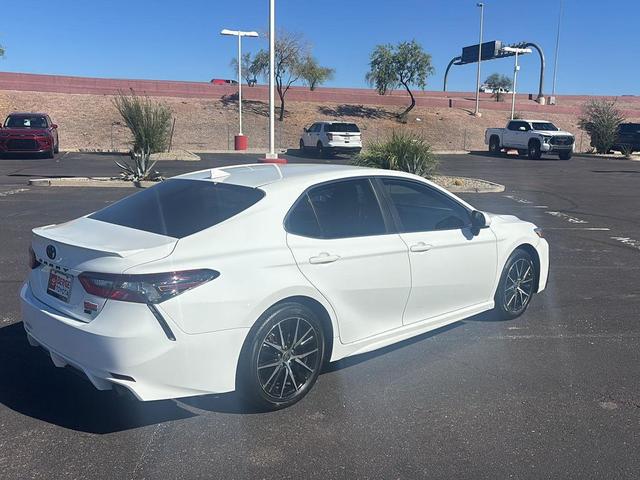 Photo of 2021 Super White Toyota Camry