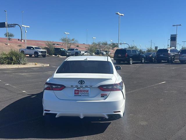 Photo of 2021 Super White Toyota Camry