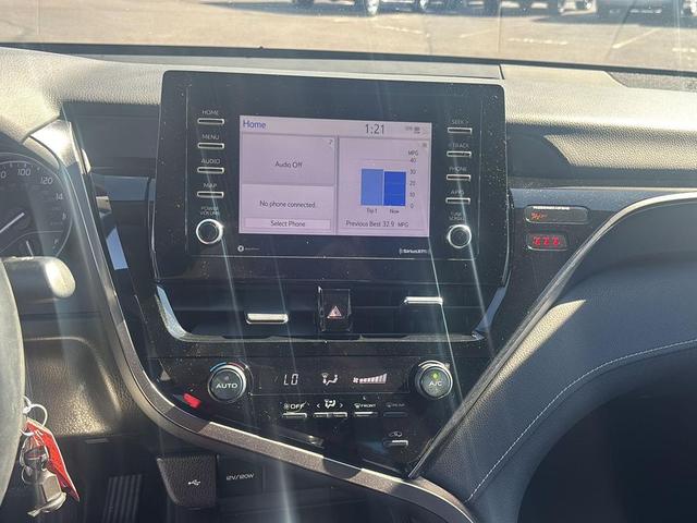 Photo of 2021 Super White Toyota Camry
