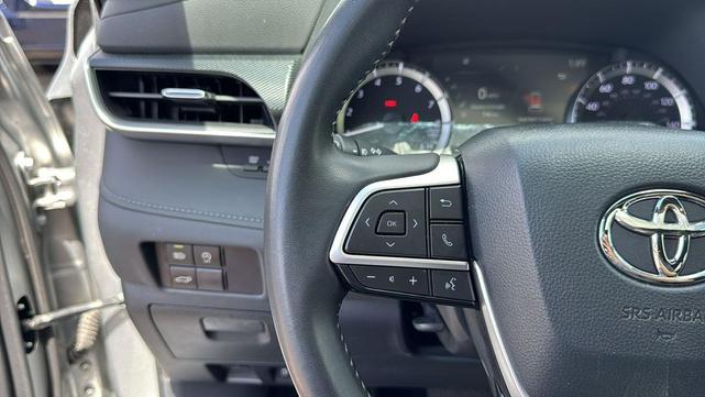 Photo of 2023 Celestial Silver Metallic Toyota Highlander