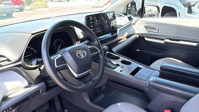 Photo of 2021 Predawn Gray Mica Toyota Sienna