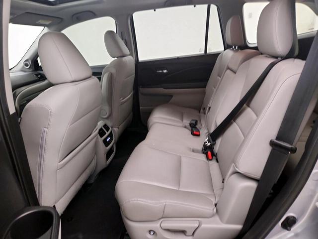 Photo of 2022 Silver Honda Pilot