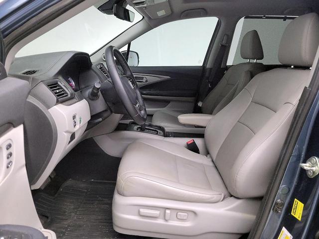 Photo of 2019 Blue Honda Pilot