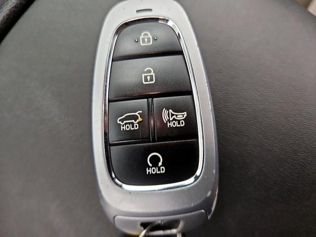 Photo of 2023 Red Hyundai SANTA FE