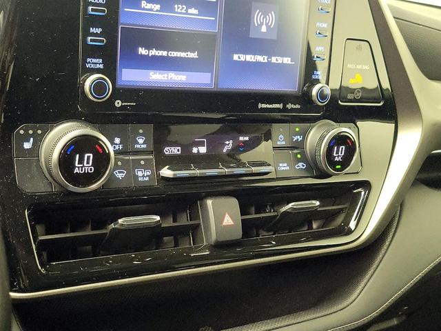 Photo of 2022 Gray Toyota Highlander Hybrid