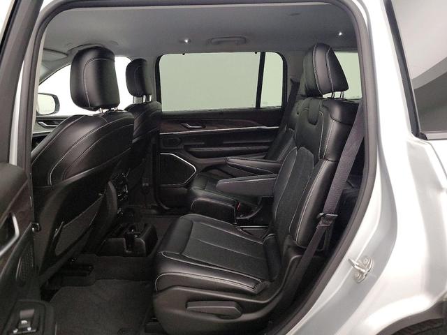 Photo of 2021 Silver Jeep Grand Cherokee L