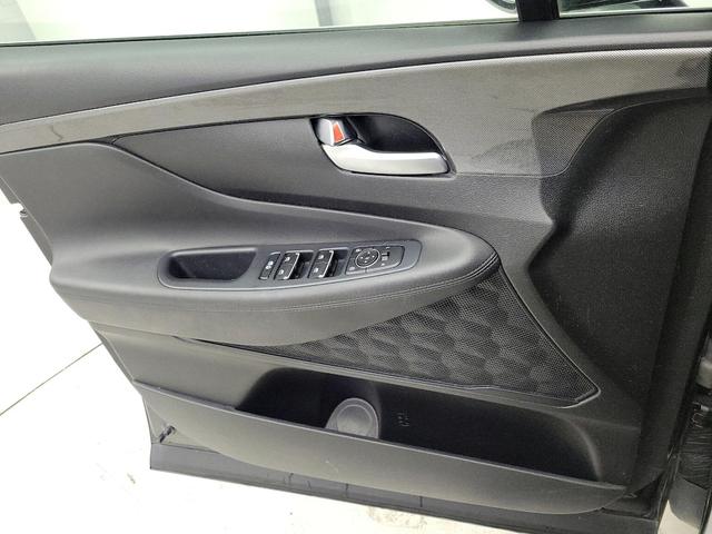 Photo of 2022 Gray Hyundai SANTA FE