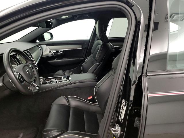Photo of 2020 Black Volvo S90 Recharge Plug-In Hybrid