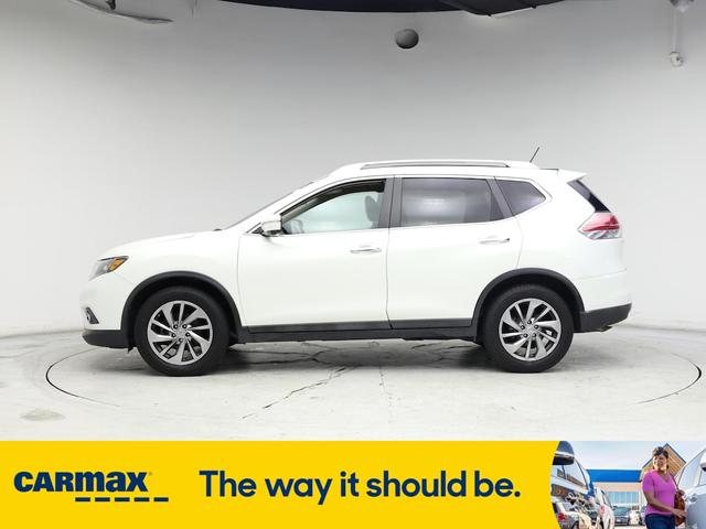 Photo of 2015 White Nissan Rogue