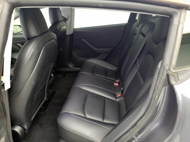 Photo of 2021 Gray Tesla Model 3