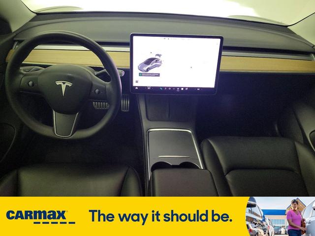 Photo of 2021 Gray Tesla Model 3