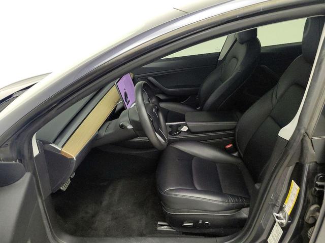 Photo of 2021 Gray Tesla Model 3