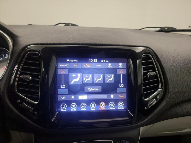 Photo of 2020 White Jeep Compass