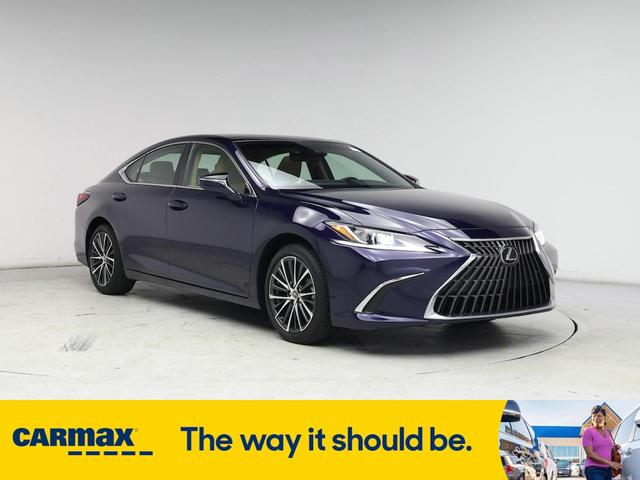 Photo of 2023 Blue Lexus ES 350