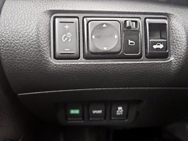 Photo of 2017 Silver Nissan Sentra