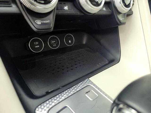 Photo of 2022 Gray Genesis G70