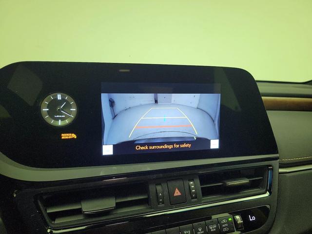 Photo of 2023 Black Lexus ES 350