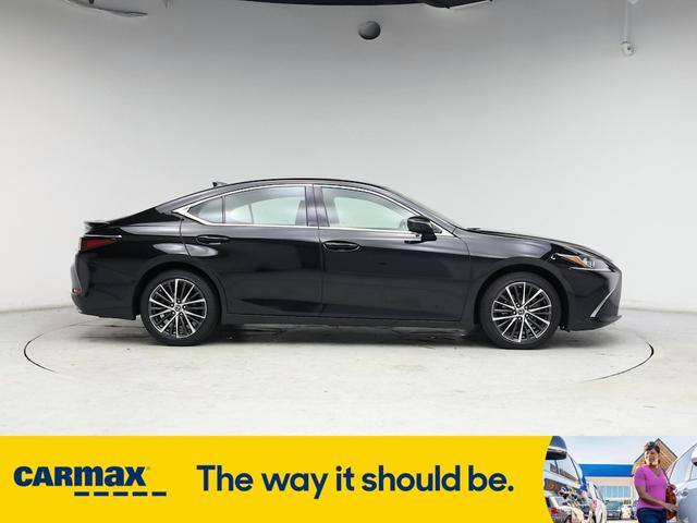 Photo of 2023 Black Lexus ES 350