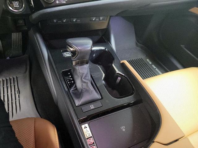 Photo of 2023 Black Lexus ES 350