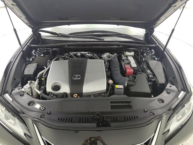Photo of 2023 Black Lexus ES 350