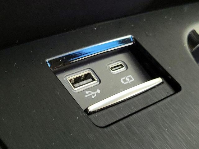 Photo of 2023 Black Lexus ES 350