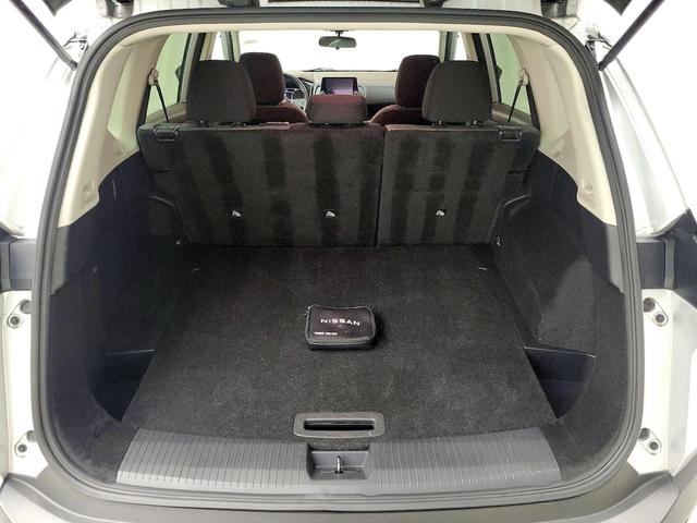Photo of 2023 Silver Nissan Rogue