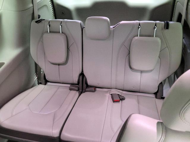 Photo of 2019 Burgundy Chrysler Pacifica