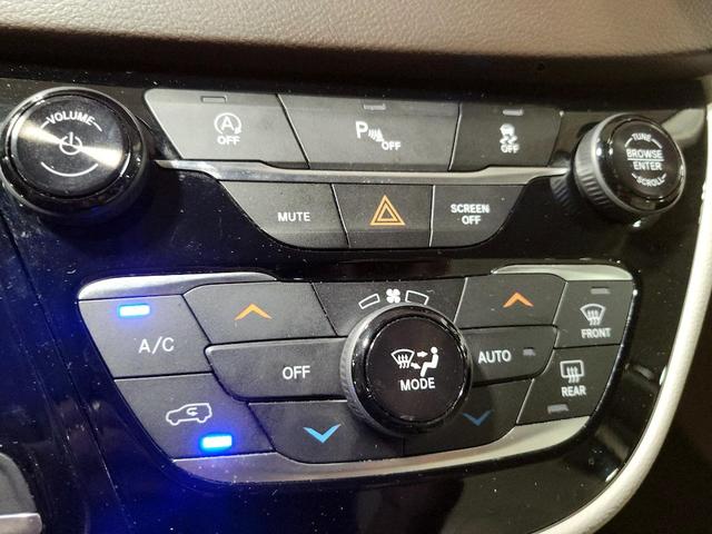 Photo of 2019 Burgundy Chrysler Pacifica
