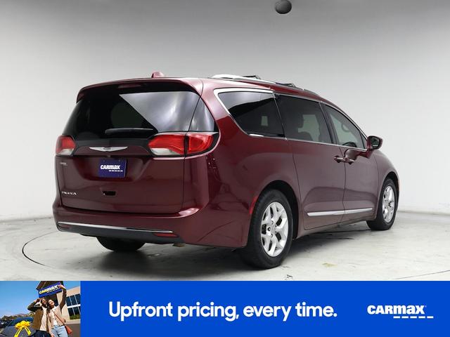 Photo of 2019 Burgundy Chrysler Pacifica