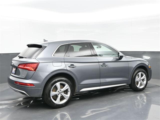 Photo of 2020 Daytona Gray Pearl Effect Audi Q5