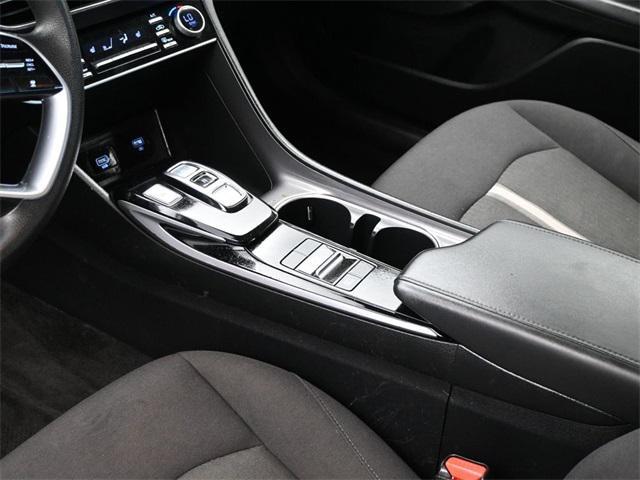Photo of 2022 Quartz White Hyundai SONATA