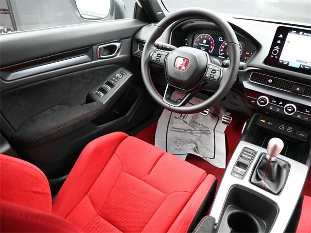 Photo of 2025 Championship White Honda Civic Type R