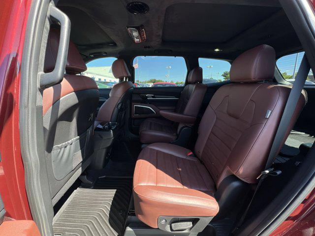 Photo of 2023 Dawning Red Kia Telluride