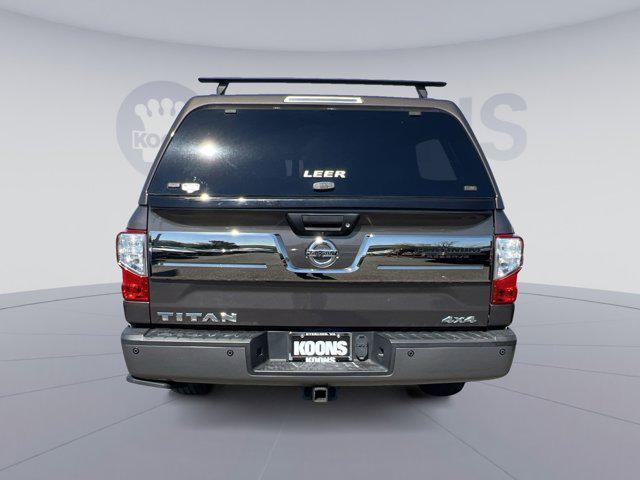 Photo of 2017 Java Metallic Nissan Titan