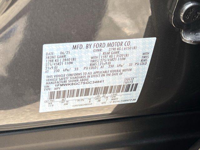 Photo of 2025 CARBONIZED GRAY METALLIC Ford Explorer
