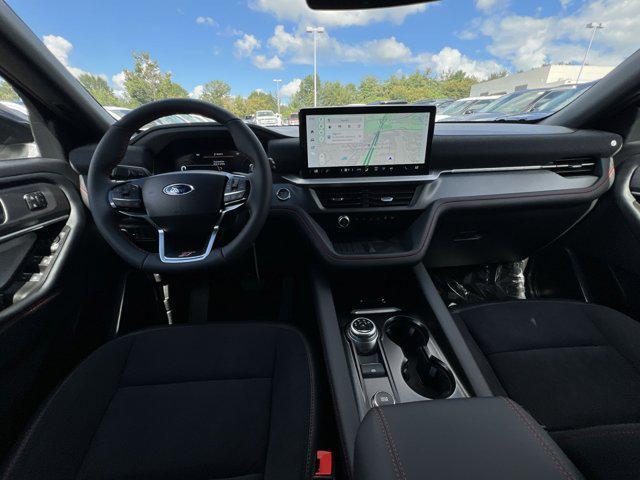 Photo of 2025 STAR WHITE MET TRI-COAT Ford Explorer