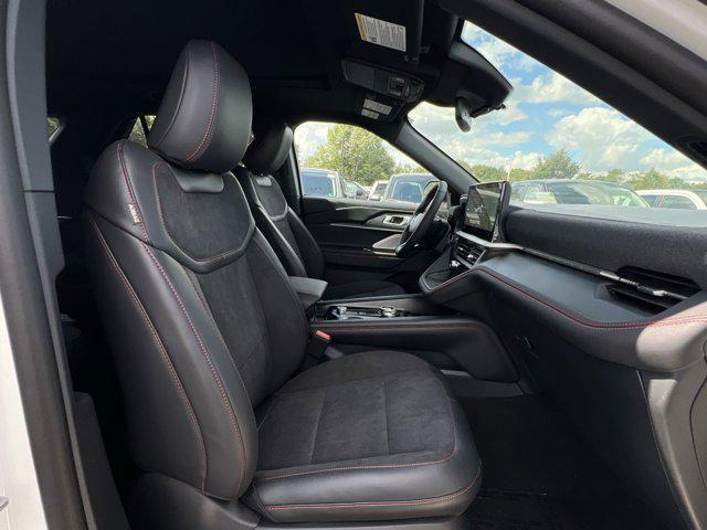Photo of 2025 STAR WHITE MET TRI-COAT Ford Explorer