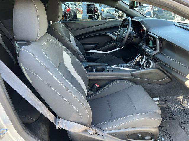 Photo of 2017 Silver Ice Metallic Chevrolet Camaro