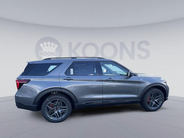 Photo of 2025 Carbonized Gray Metallic Ford Explorer