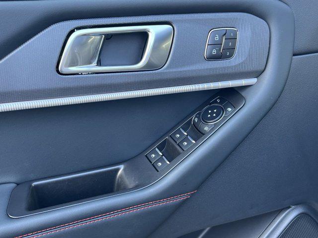 Photo of 2025 Carbonized Gray Metallic Ford Explorer